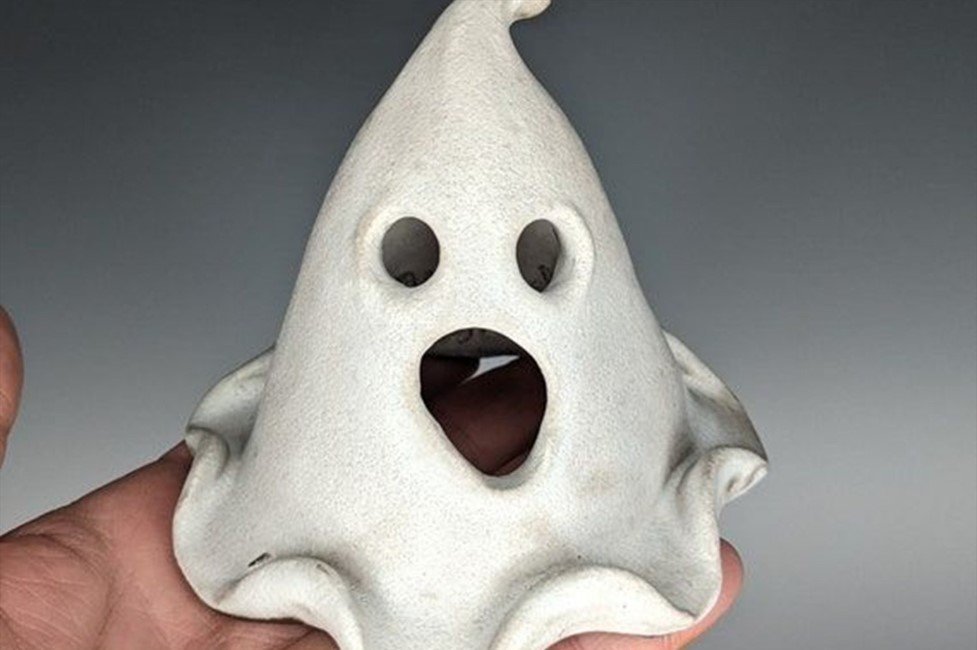 Ghost Pinch Pot