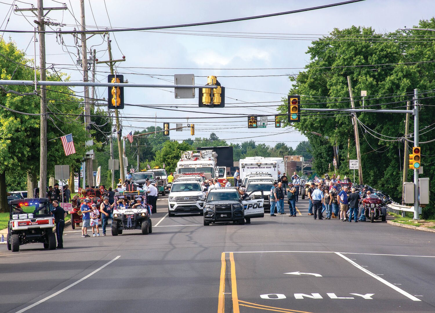 The Southampton Days Parade forms along Second Street Pike.