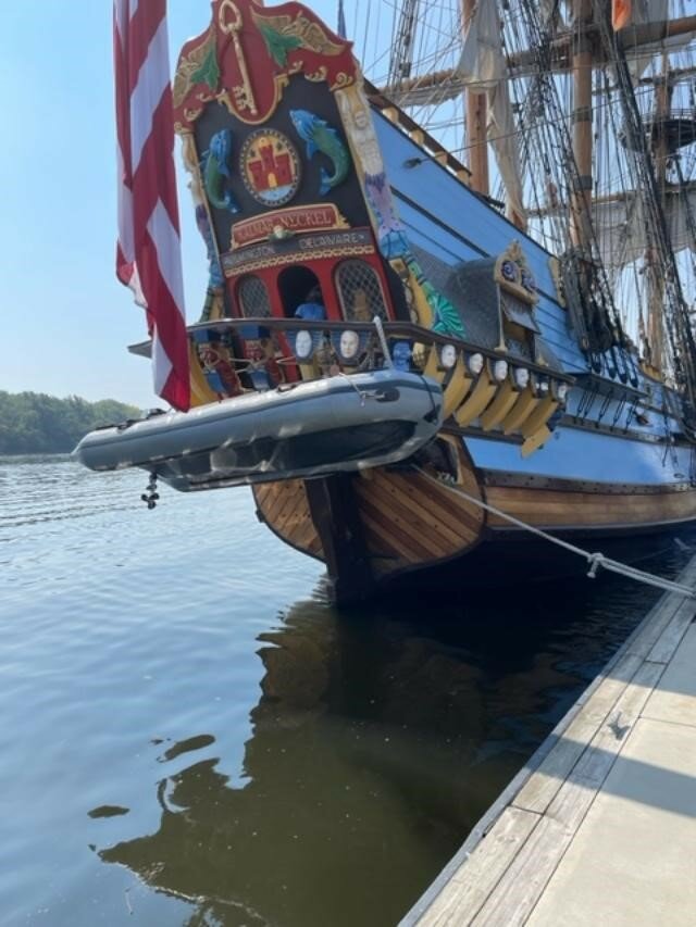 The gold key has a prominent place on the emblem on the ship’s stern. Nyckel is the Dutch word for “key.”