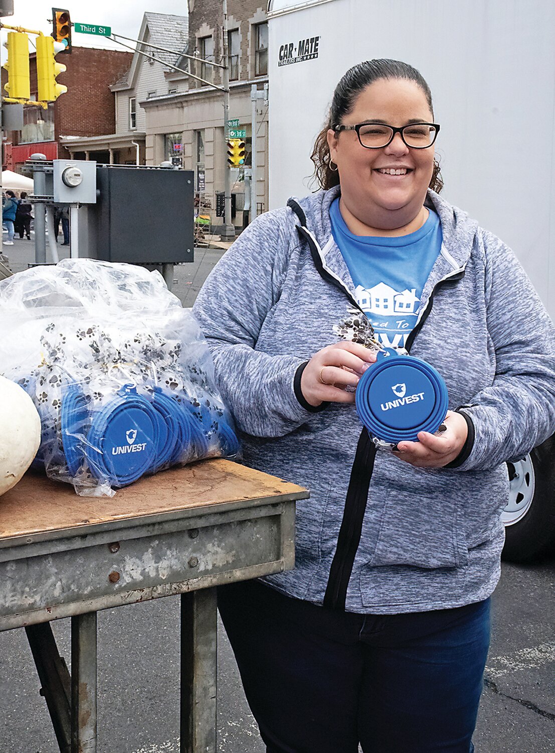 Maria Sanchez, an event volunteer from Univest.