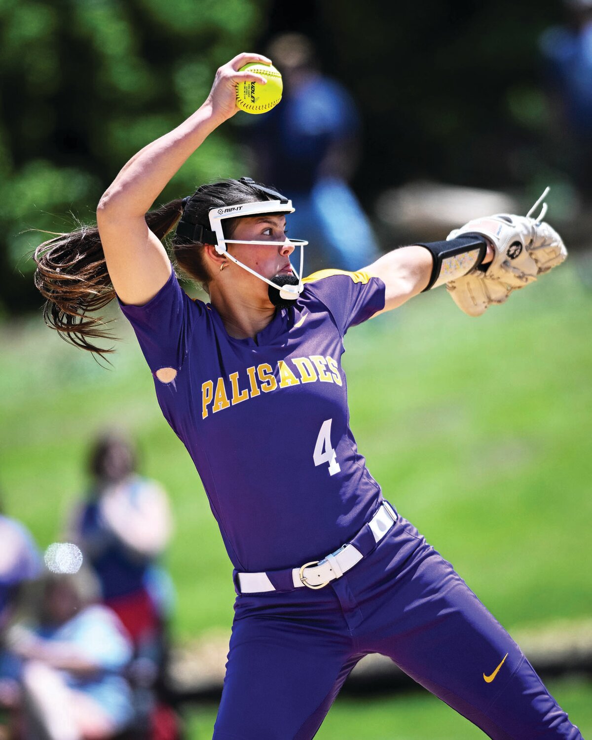 Palisades’ Karlye Teman delivers a pitch in the second inning of Friday’s PIAA play-in game.