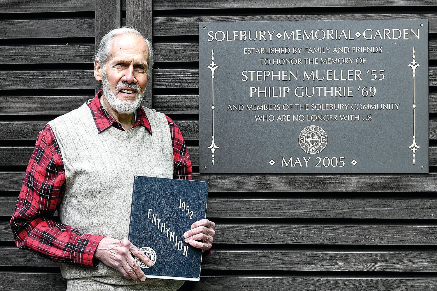 Solebury School alumnus David Mueller, Class of 1952, at the Memorial Garden rededication.