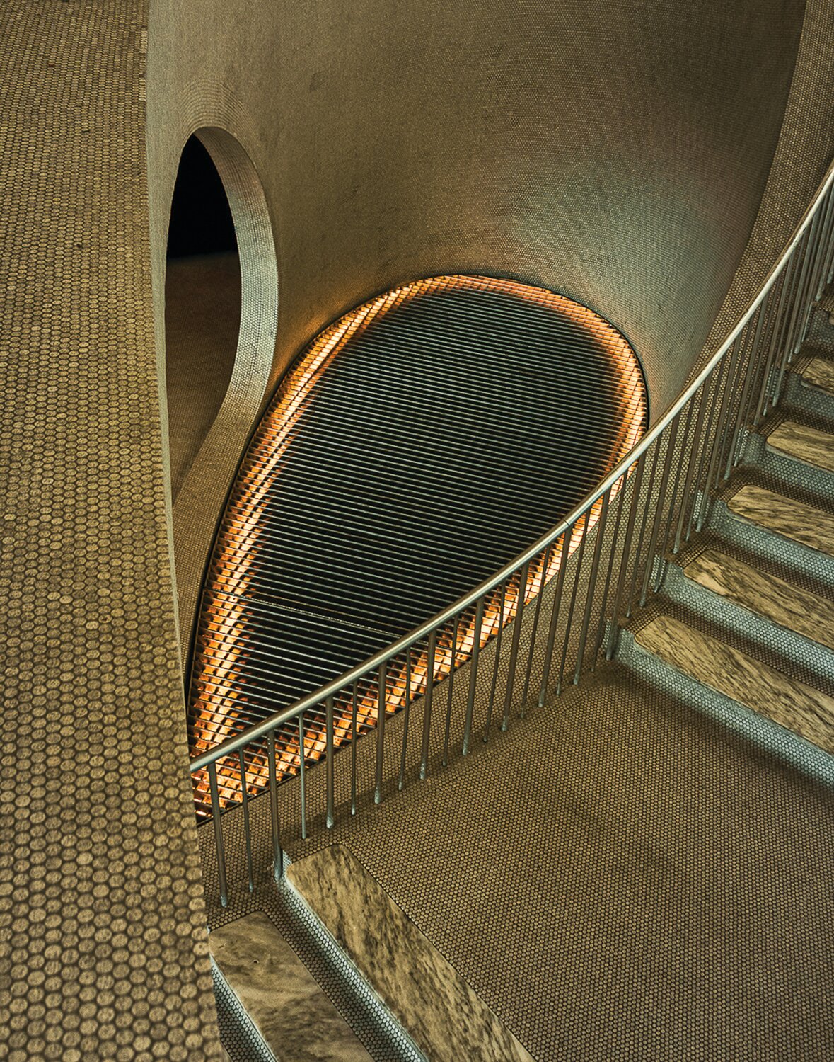 Nanci Hellmuth’s “Modern Curves” captured third place in the Architecture category.