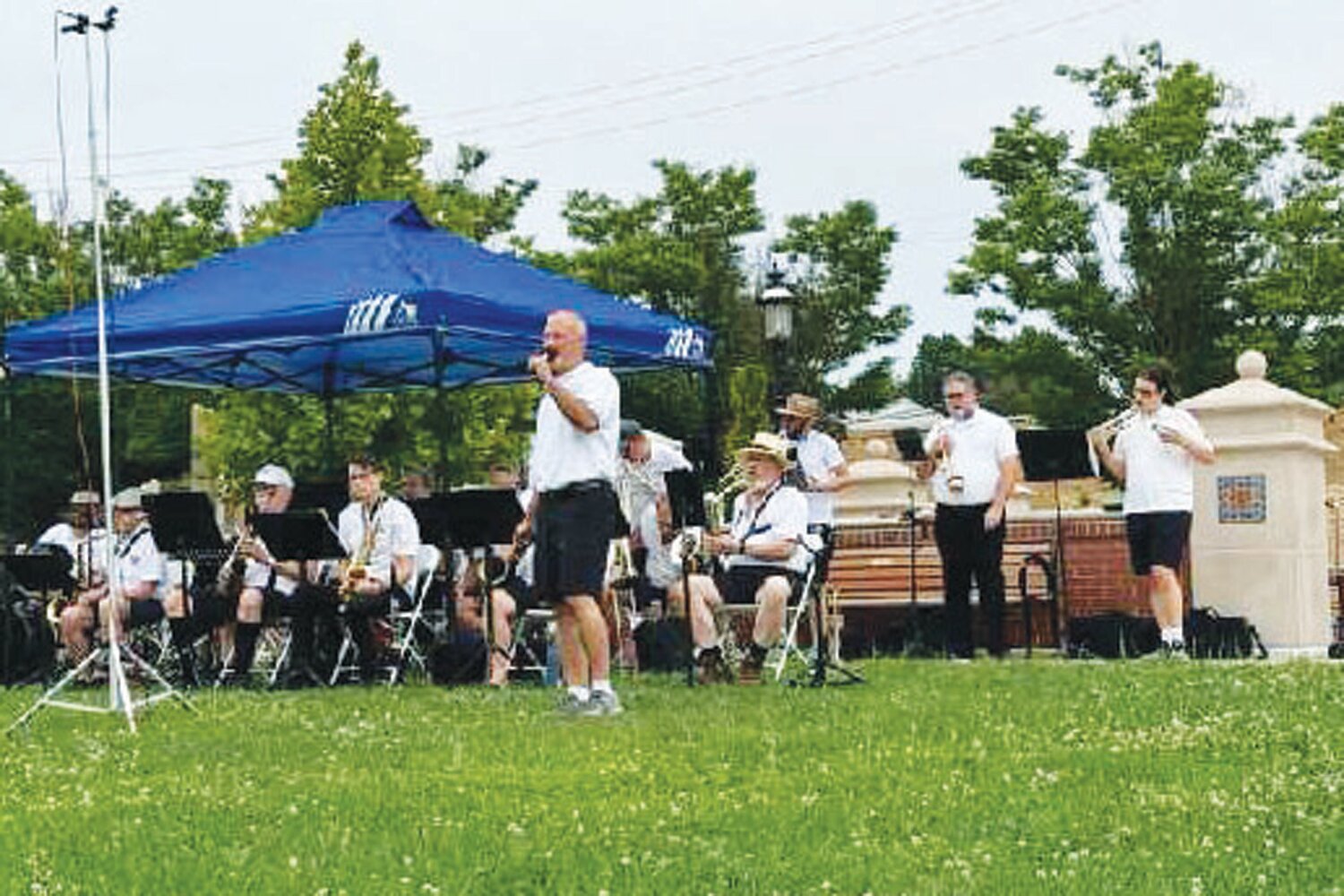 David O’Neill, leader of the Doylestown Heat sings along with a song from the 1950s.