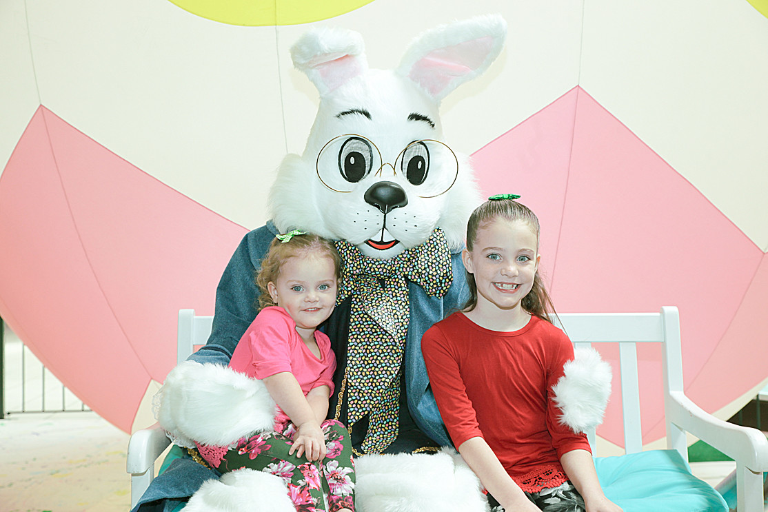 Easter Bunny arrives at mall The Cleveland Daily Banner