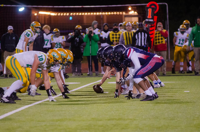 Black Hills&rsquo;s offensive line and Tumwater&rsquo;s defensive lineman face off in the 2021 Pioneer Bowl.