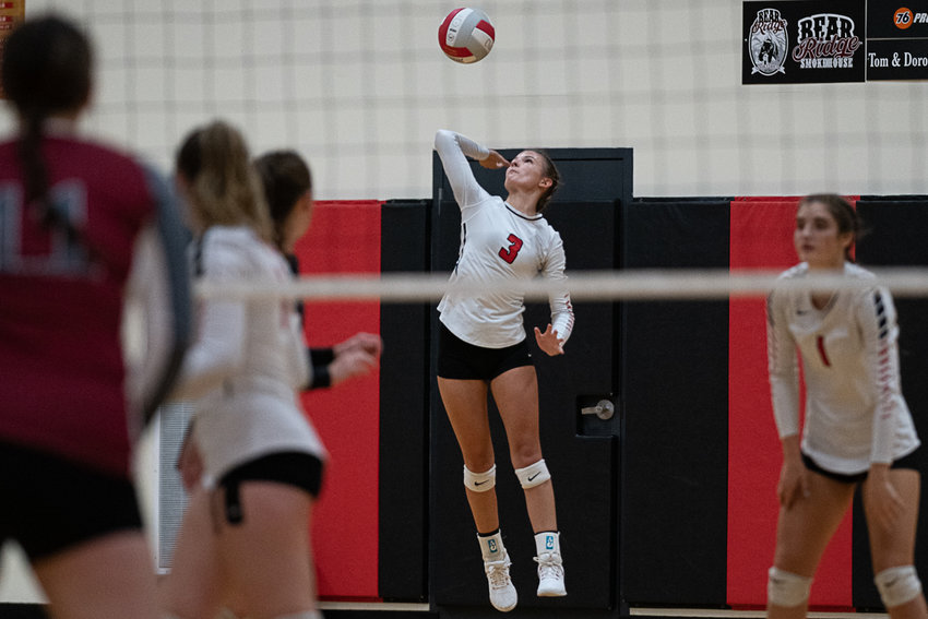 Mossyrock setter Erin Cournyer serves against W.F. West Sept. 15, 2022.
