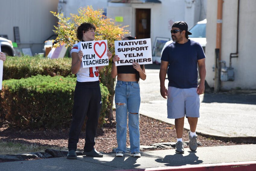 Yelm athletes and parents voiced support for the Yelm Education Association (YEA) and Yelm teachers in front of the district office on Thursday, Aug. 29. On Tuesday, Sept. 3, the YEA announced it had ratified a three-year contract agreement with Yelm Community Schools, staving off a strike.
