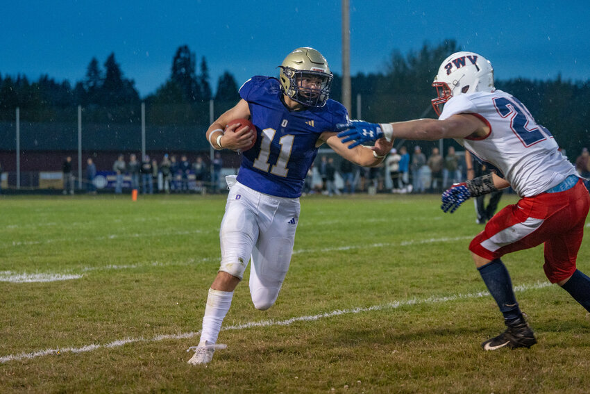 Onalaska's Blaze Underhill runs the ball during Onalaska&rsquo;s 36-8 win over PWV at Onalaska High School on Friday, Sept. 13.