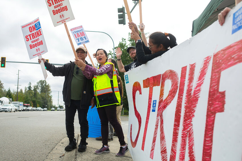 Boeing machinists take to the picket line in front of Boeing&rsquo;s Paine Field facility as IAM District 751 workers began their strike on Friday, Sep. 13, 2024, in Everett, Washington. (Photo by Ryan Berry/Washington State Standard)