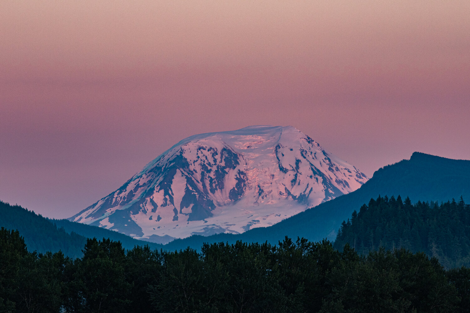 The US Geological Survey reported that seismic activity on Mount Adams increased last month