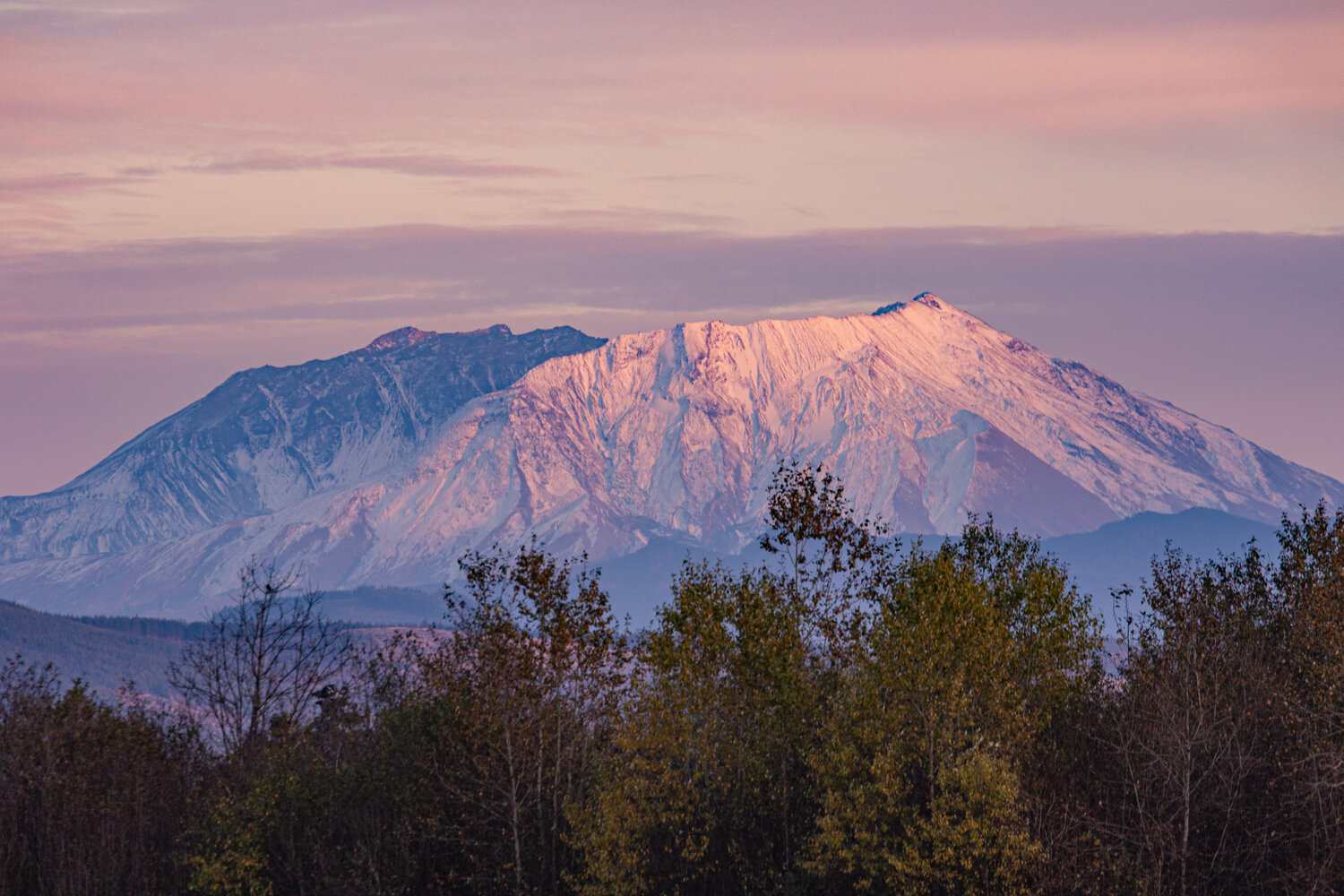 A minor earthquake was recorded near Mount St. Helens