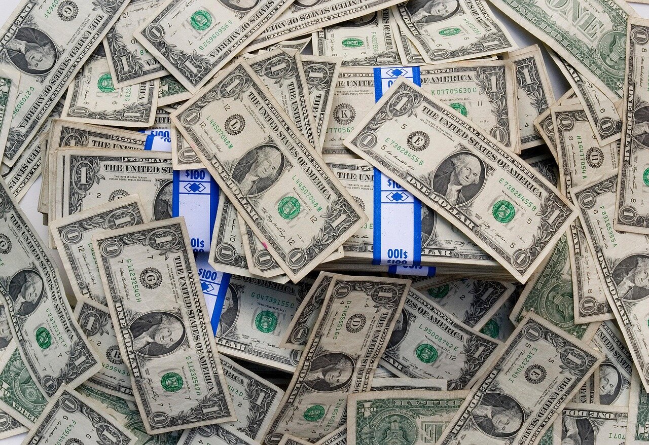 Money tight? No wonder. Study shows six-figure salary needed to live comfortably in Washington state