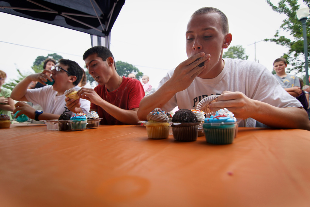 Cupcakeeating contest draws a crowd Herald Community Newspapers