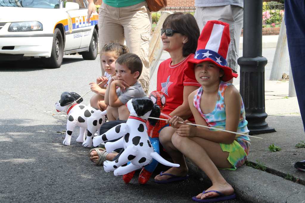Veterans saluted at Inwood parade Herald Community Newspapers www