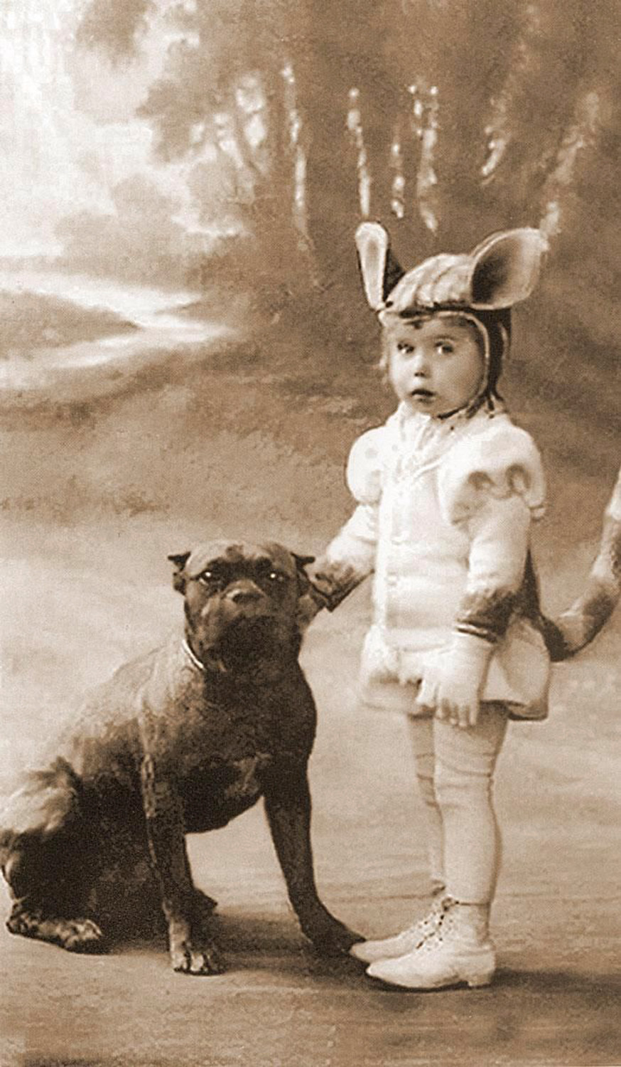 Dog experts have noted that at the turn of the 20th century, pit bulls were regarded as “nanny dogs,” ideal for guarding young children.