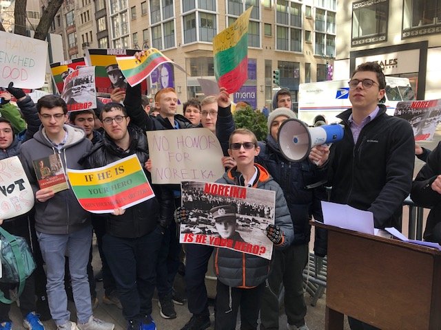 Rambamas didelis protestas prieš Lietuvos nacius |  Herald bendruomenės laikraščiai