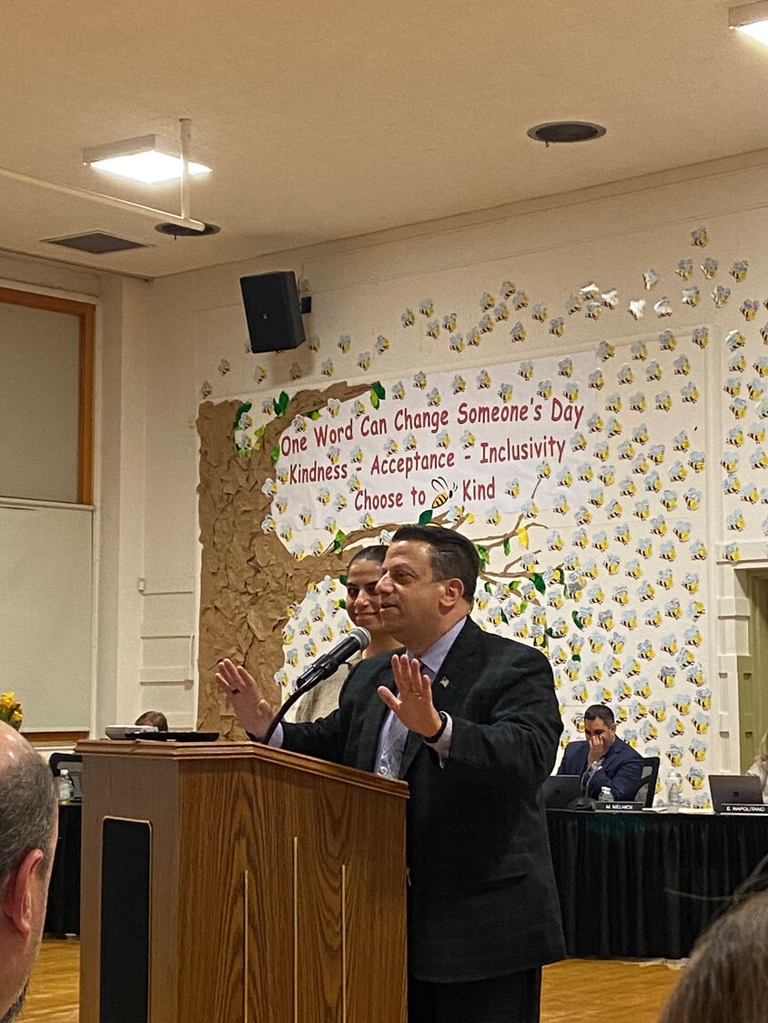 Elmont superintendent Kenneth Rosner announces he is leaving at the end of the school year - Vimarsana News
