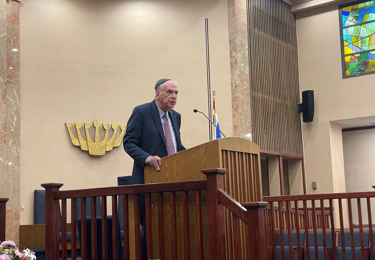 Merrick, Bellmore Jewish community honors the legacy of Rabbi Charles and Betty Klein - Vimarsana News