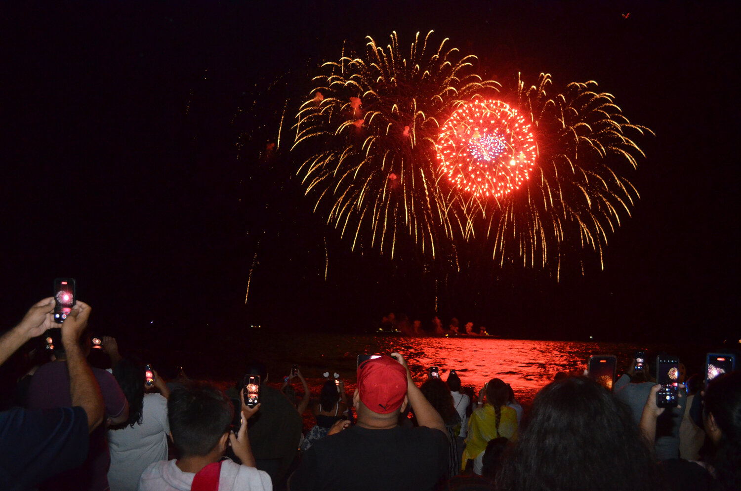 Lighting up the island: A patriotic salute sets the tone for a colorful Fourth of July - Vimarsana News