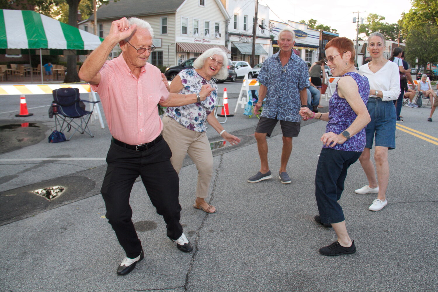 Dancing in the streets of Oyster Bay with gusto and verve - Vimarsana News