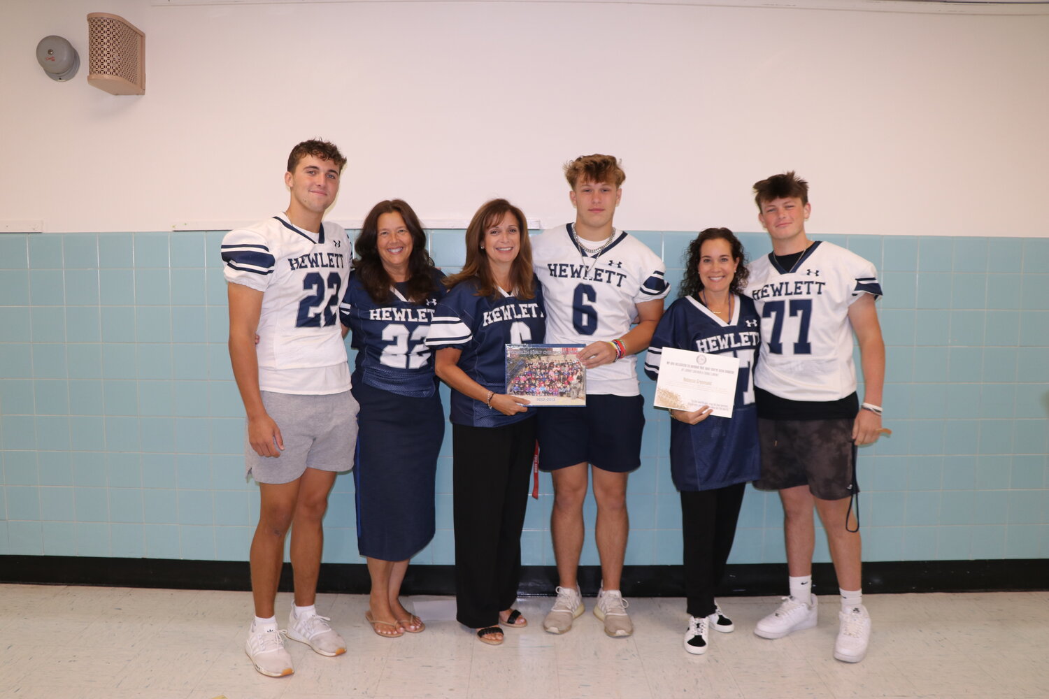 Hewlett High School's newest tradition for seniors - Vimarsana News