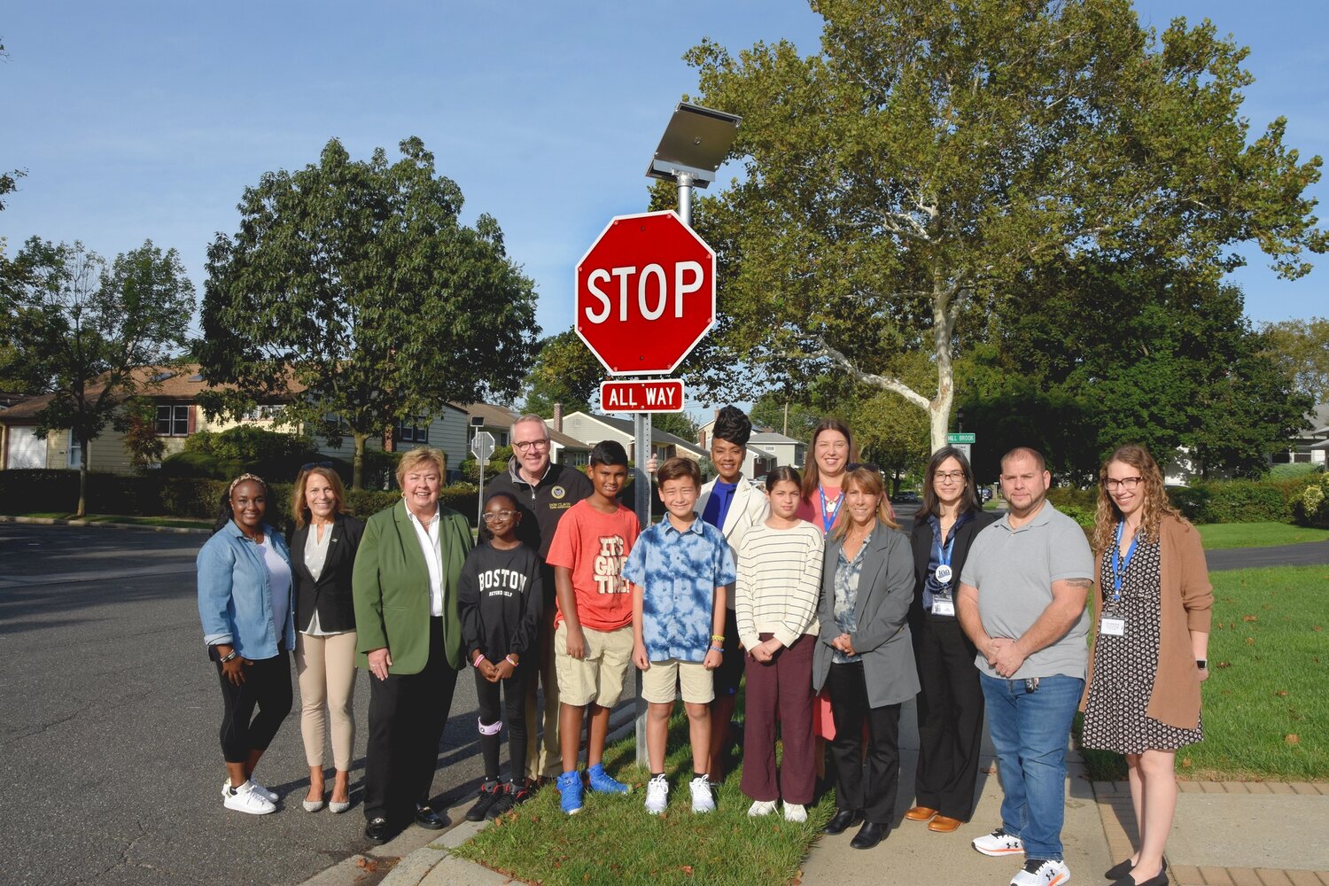 Valley Stream 30 installs L.E.D stop signs - Vimarsana News