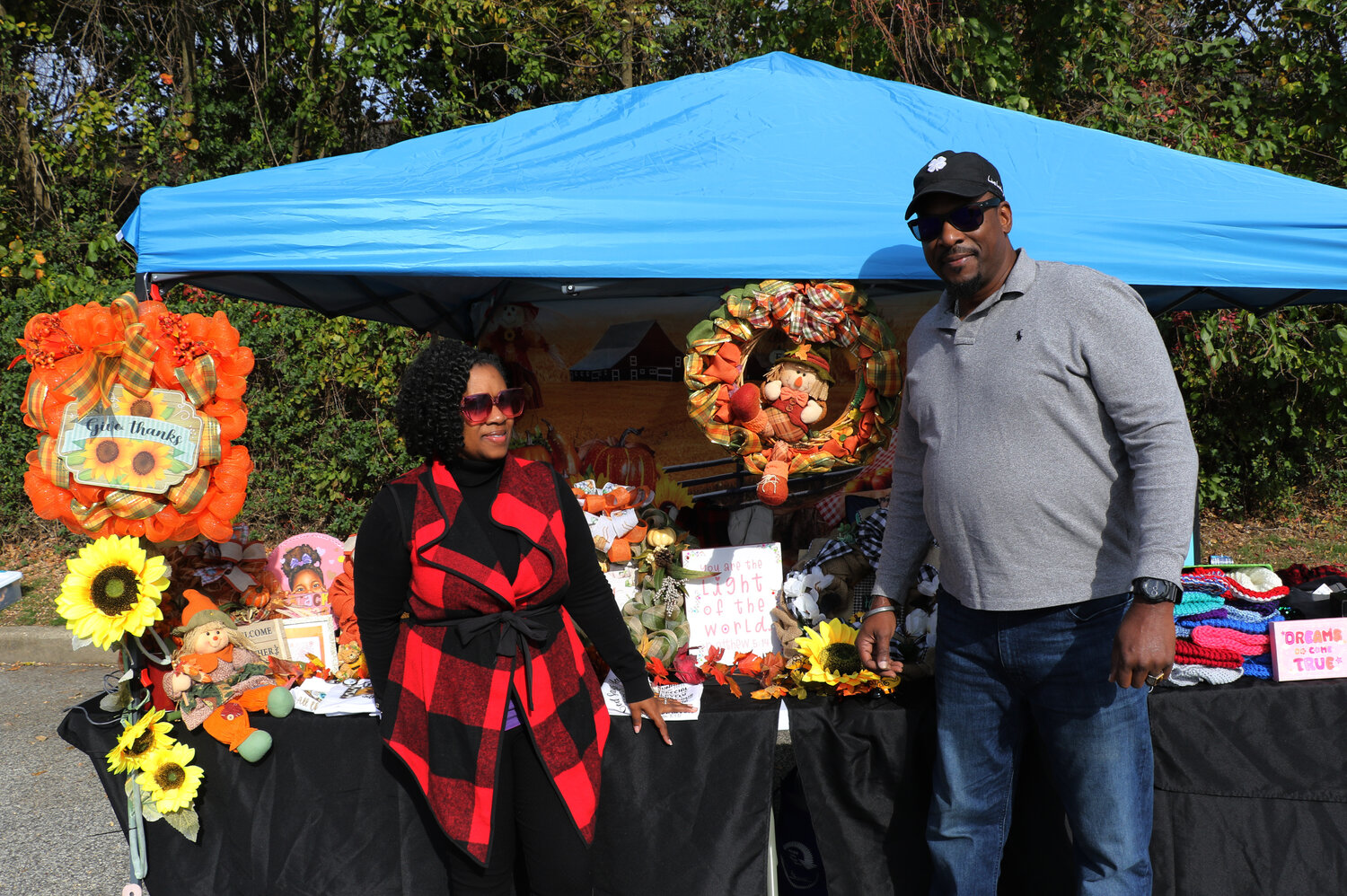 Community members attend eighth annual fall outdoor market | Herald ...