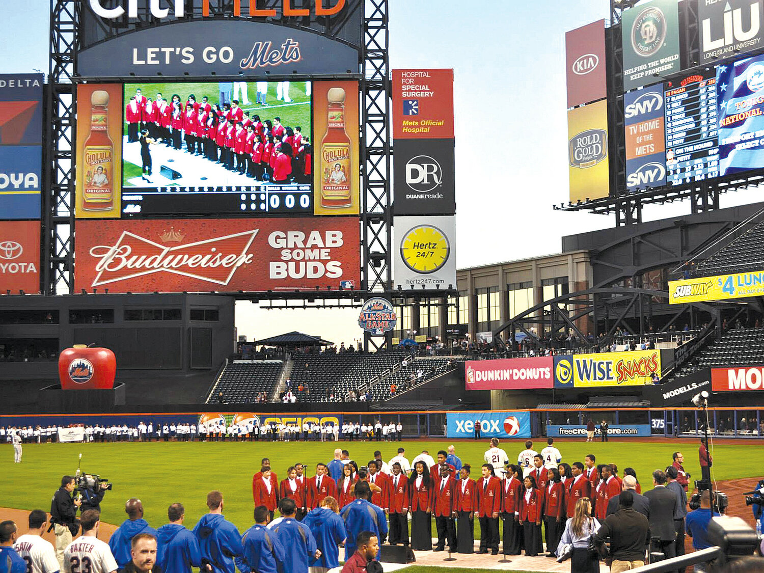 This former NYPD chief caps career at Citi Field Herald Community