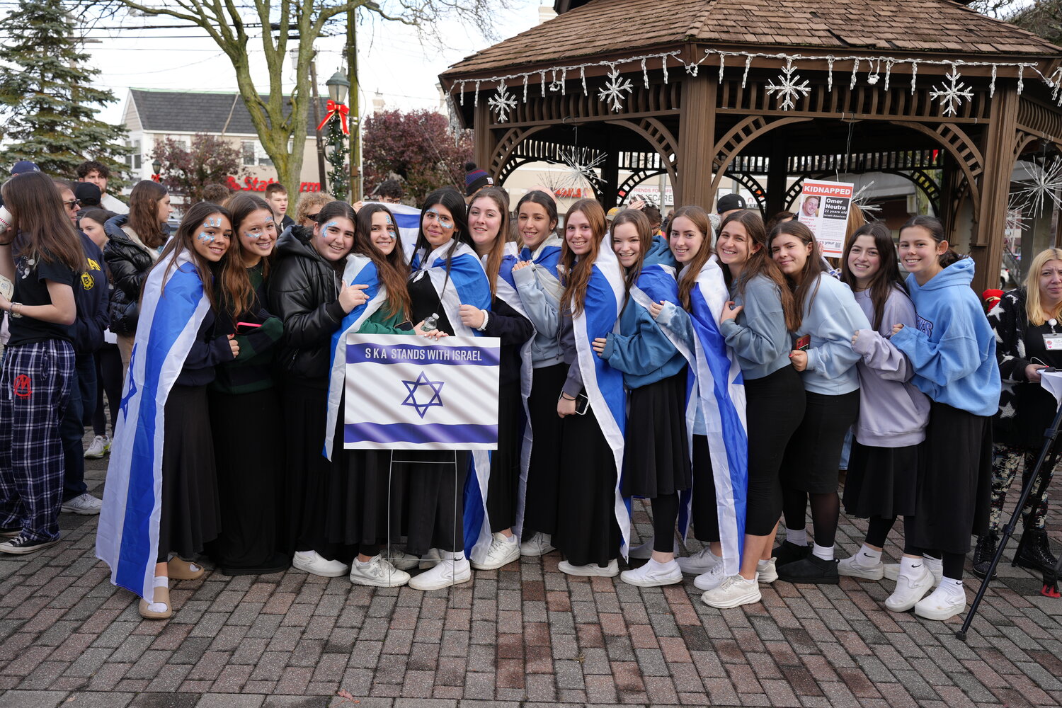 Sofie Glassman, East Meadow teen, among speakers at Long Island rally - Vimarsana News