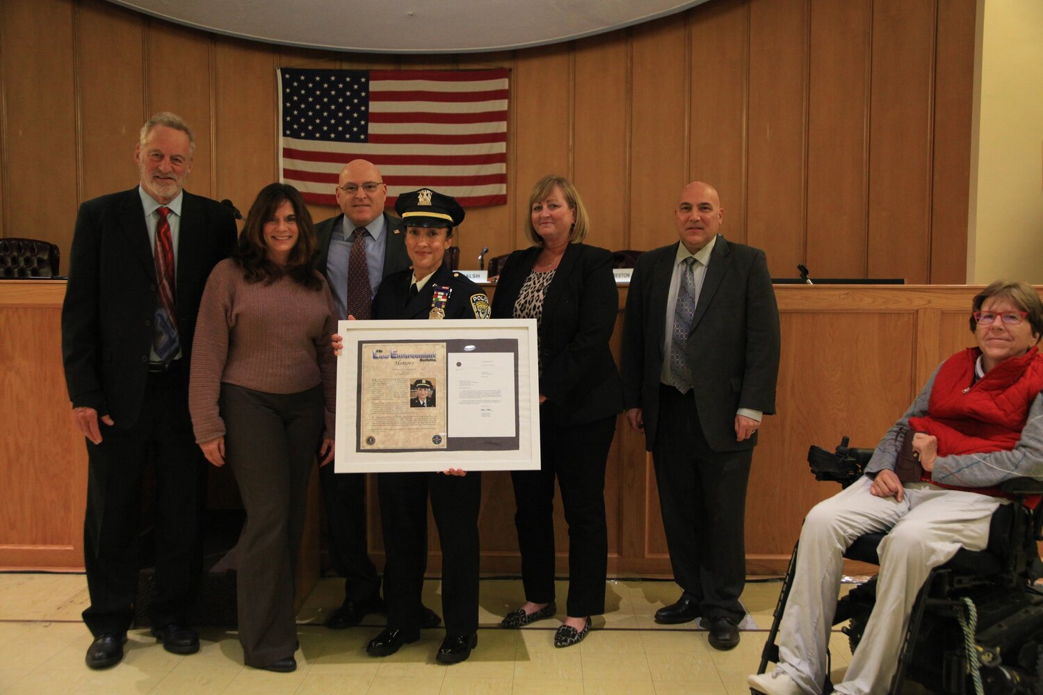 This Long Beach sergeant was honored for her heroic save - Vimarsana News