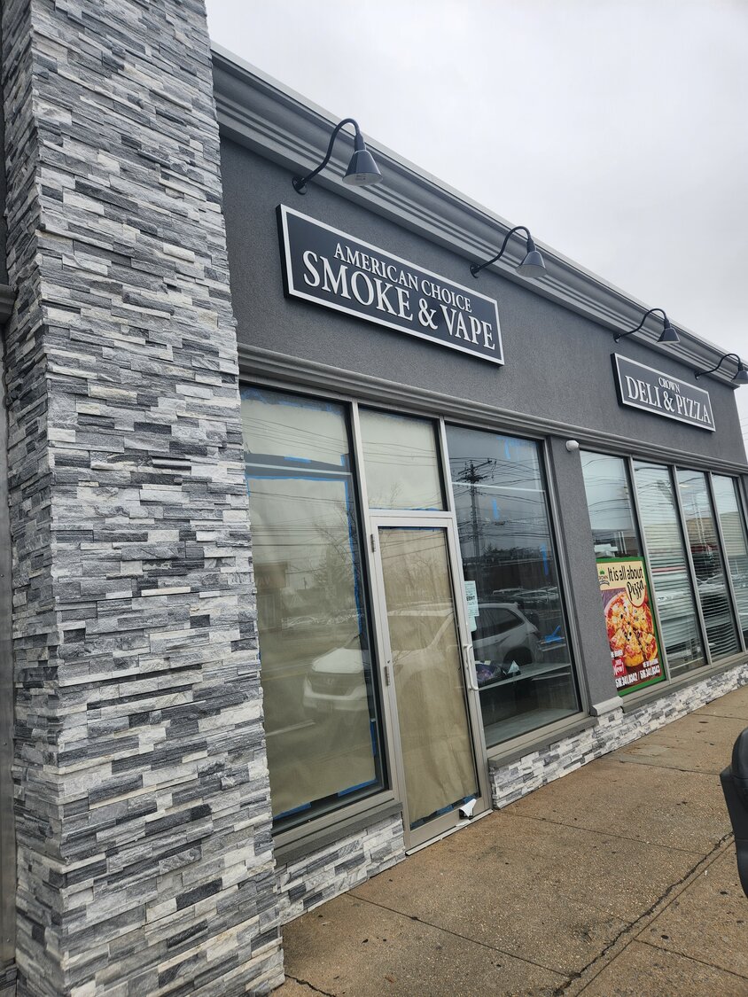 Parents scold the opening of this West Merrick Road vape site. Here's why. - Vimarsana News