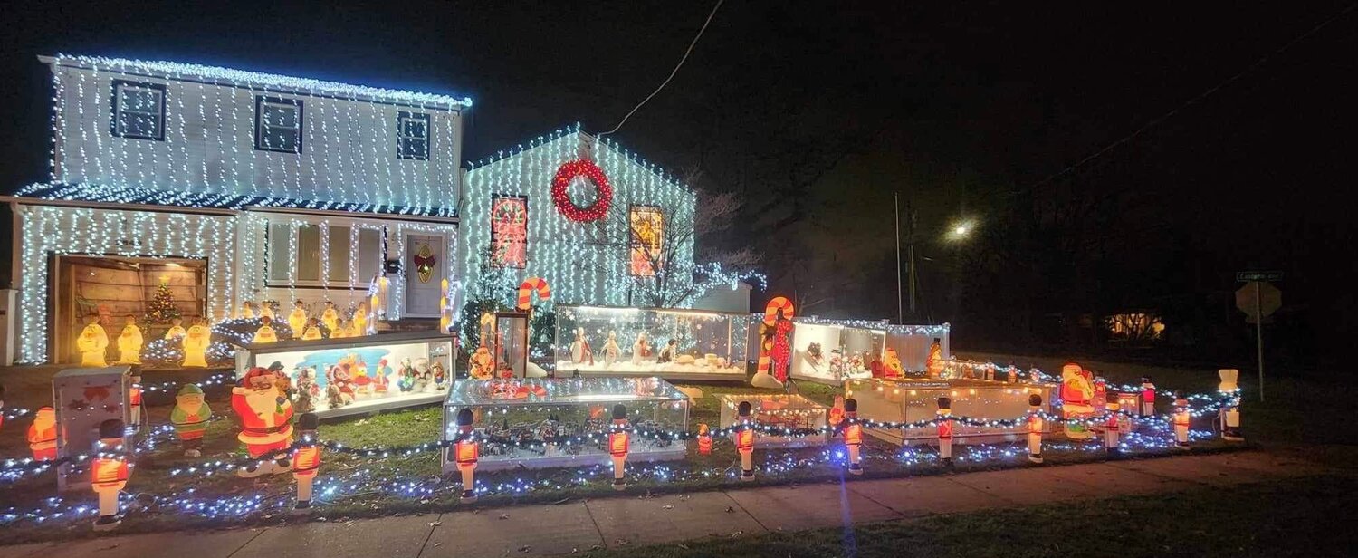 They 'brought the holiday season back' to Baldwin | Herald Community Newspapers - Vimarsana News