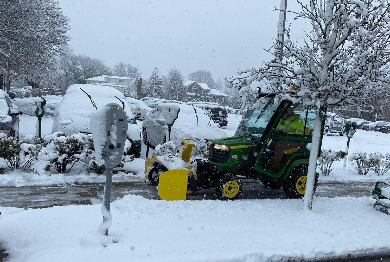 Snow across Long Island has ended, it's cleanup time - Vimarsana News
