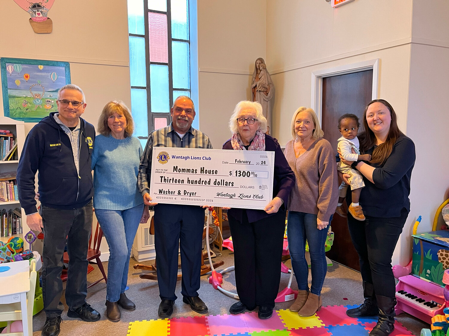 Wantagh Lions donate 1,300 to Mommas House in Levittown Herald