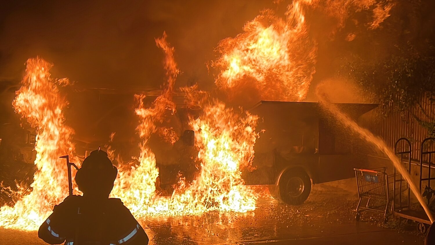 How Lynbrook Fire Department battled Denton Avenue food truck fire | Herald Community Newspapers