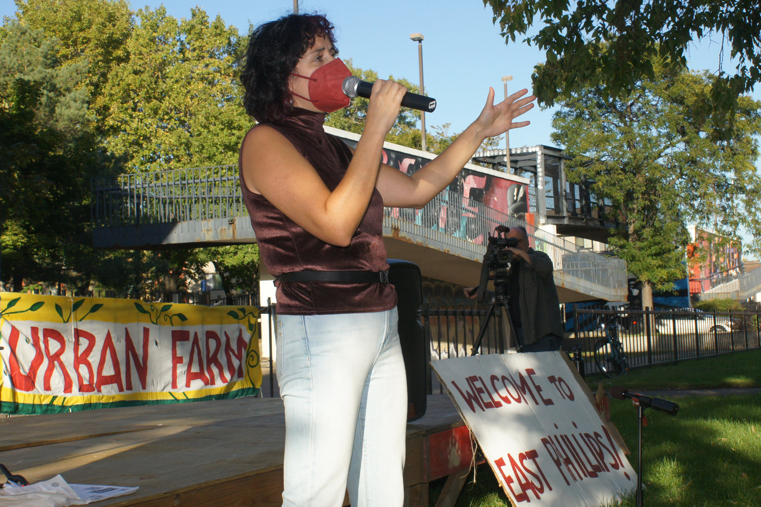 Ward 9 council member Alondro Cono speaks to the crowd of her own neighborhoods and constituents.