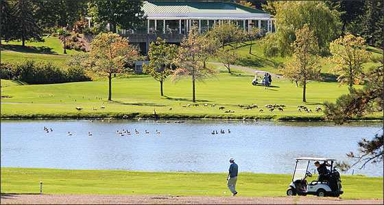 There are not many straight putts on the rolling, well-bunkered greens of Como Golf Course. Water hazards and elevation changes add to the subtle challenge and beauty of the layout. The course is one of four operated by the city of St. Paul.  (Photo by Tesha M. Christensen)