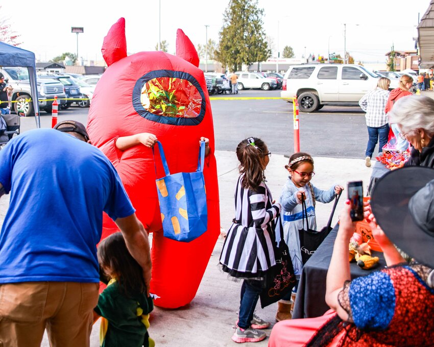 The Battle Ground Festivals Association will host its annual Trick or Treat Trail from 3 p.m. to 6 p.m. Thursday, Oct. 31. Participating businesses displaying yellow pumpkins will pass candy to trick-or-treaters on Main Street from Battle Ground Plaza to the Community Center.  BG Trick or Treat Trail returns Oct. 31.