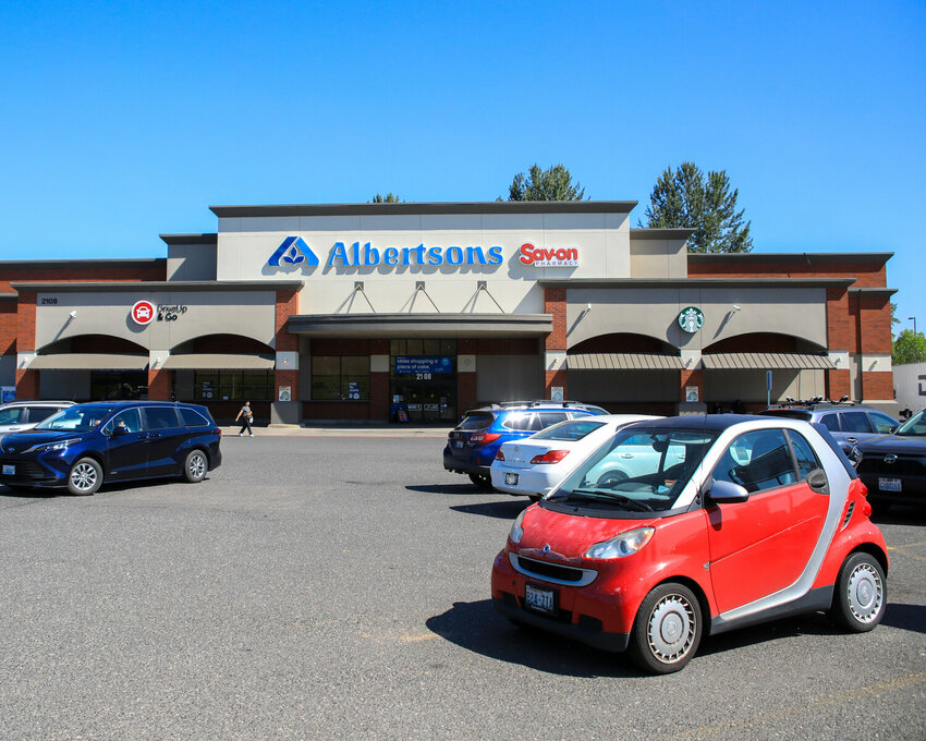 Plans for the sale of the Battle Ground Albertsons and Safeway grocery stores have halted, following Albertsons' termination of a merger agreement with Kroger.