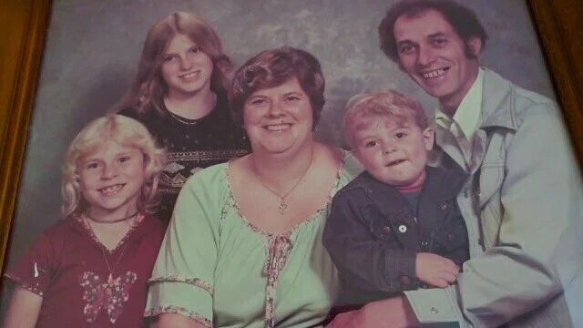 Photo of Loran and Margaret Dowell. Loran was murdered in 1980 by Timothy Pauley at Seatac tavern. Pauley was granted clemency by former Gov. Jay Inslee