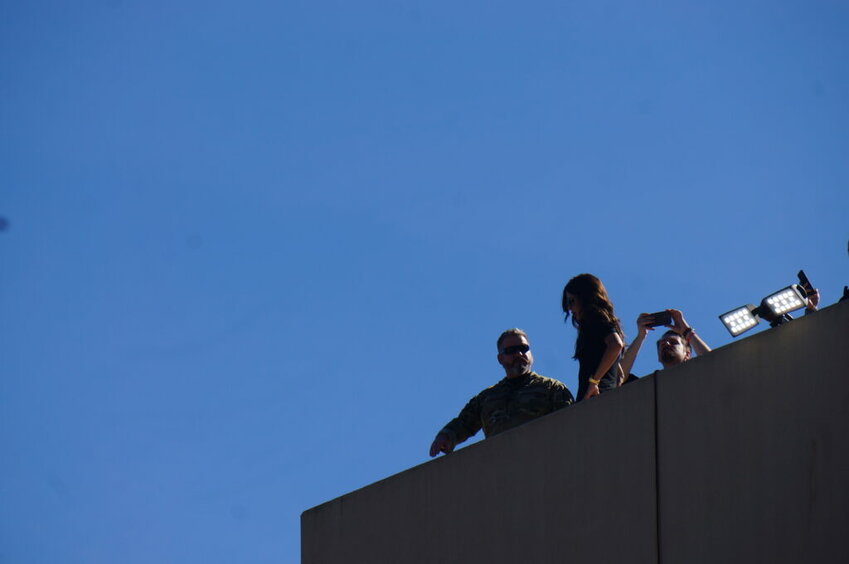 U.S. Homeland Security Secretary Kristi Noem on the roof of the Portland ICE facility. (Photo by Alex Baumhardt/Oregon Capital Chronicle)