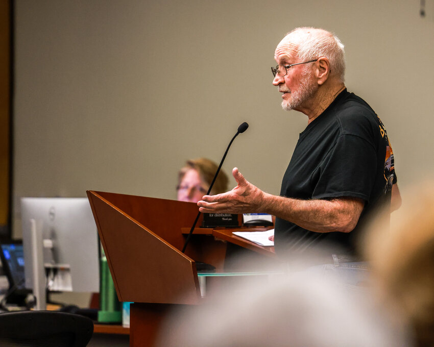 Battle Ground resident and former Mayor John Idsinga expresses displeasure with the current city council during the Monday, Feb. 2, meeting.
