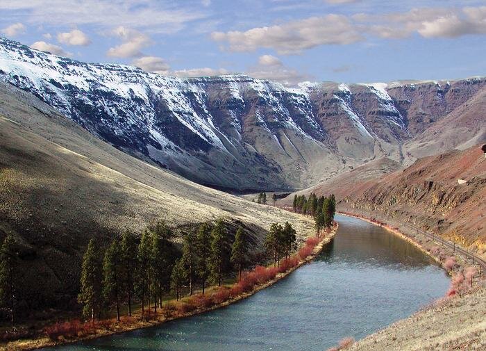 The Yakima River flows south of Roza. (Photo courtesy of U.S. Bureau of Land Management)