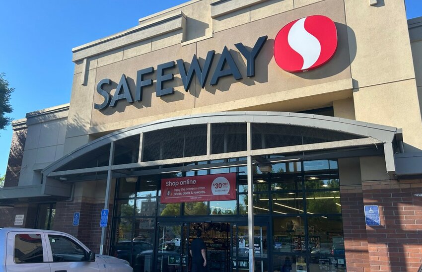 A Safeway grocery store in Salem on May 12, 2026. Safeway and its parent company Albertsons were listed more than any other company on SNAP recipients&rsquo; income verification forms.