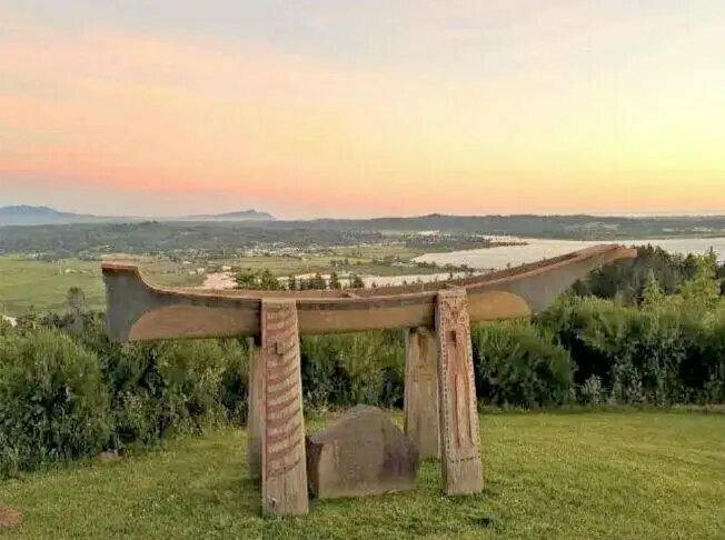 The Chief Comcomly (Qamqamli) burial canoe was dedicated by his descendants in 1961 on the occasion of Astoria's 150th anniversary.