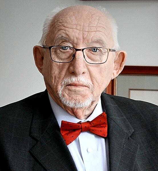 Llewellyn King